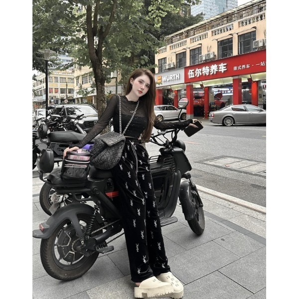 Quần nhung dáng suông chữ nhũ Y. S . L sang chảnh, Quần nhung chữ nhũ lấp lánh dáng suông phong cách hot hit