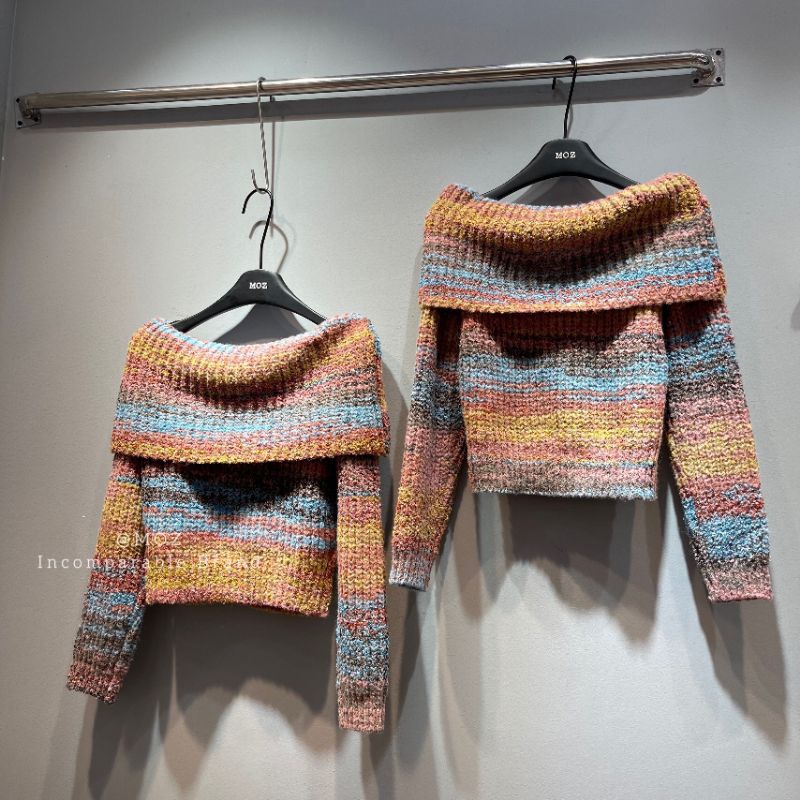 Áo len trễ vai loang màu