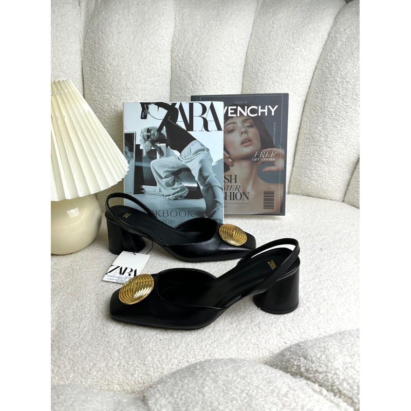 Giày sandal Z.r cao gót mũi vuông đính vàng sang chảnh đế trụ cao 6cm lạ mắt phong cách retro Pháp mới ra mắt 2023