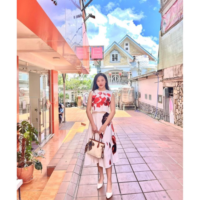 Set chân váy và áo croptop dễ thương Ted xịn xò