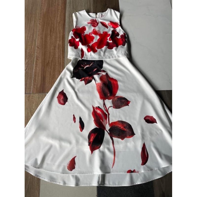 Set chân váy và áo croptop dễ thương Ted xịn xò