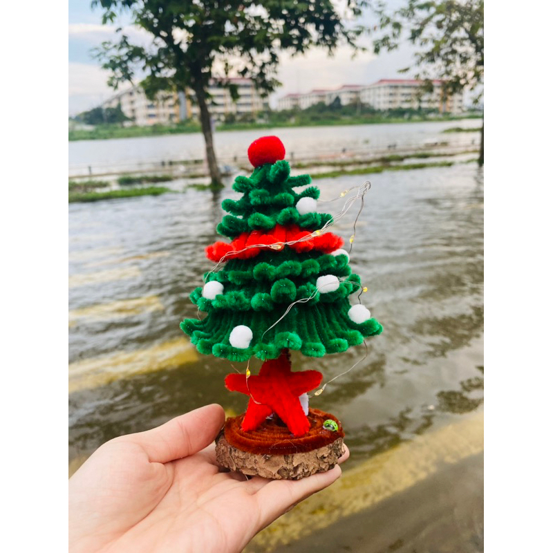 CÂY THÔNG NOEL BẰNG KẼM NHUNG