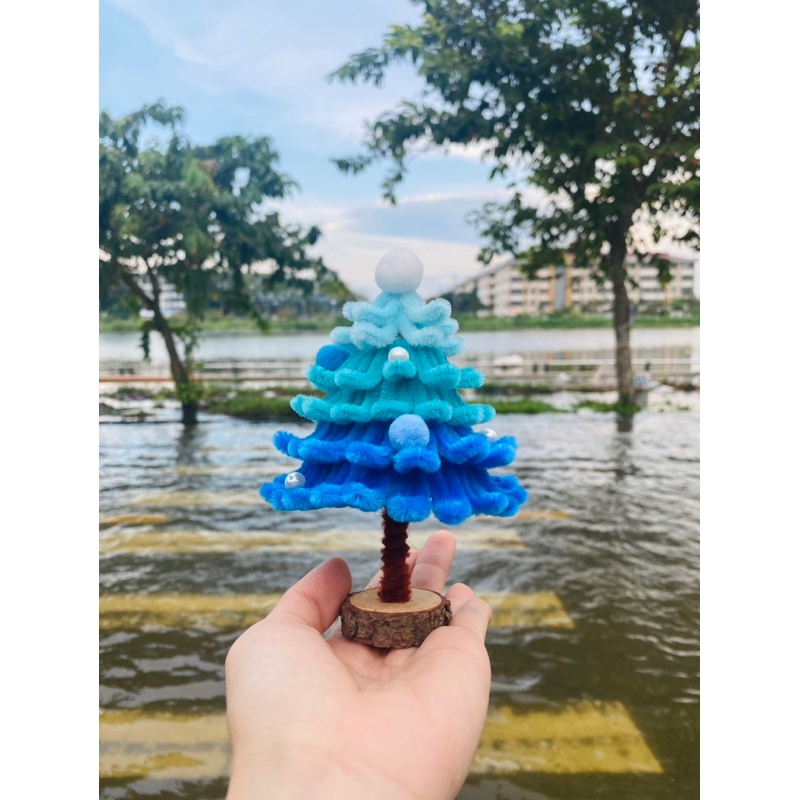 CÂY THÔNG NOEL BẰNG KẼM NHUNG