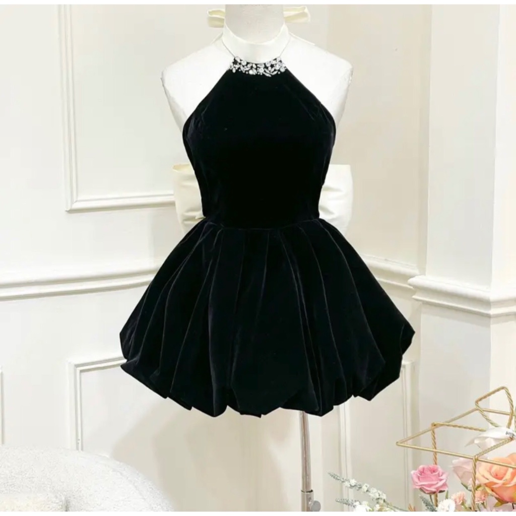 Váy yếm nhung đính đá nơ lưng 𝐀𝐒𝐇𝐘𝐋𝐄𝐘 cực xinh