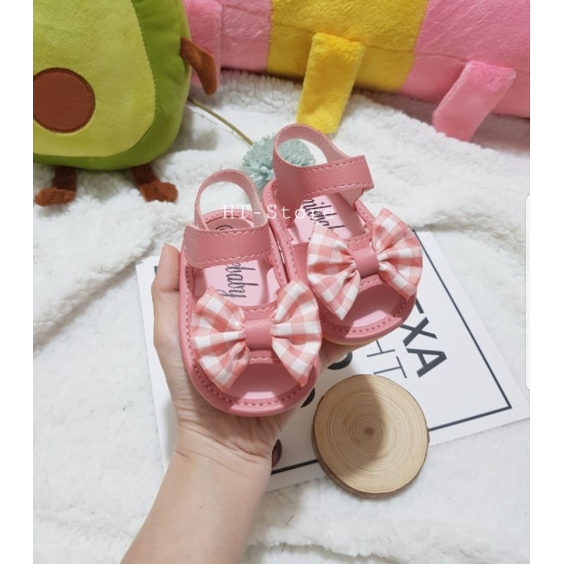 Giày sandal tập đi chống trượt nơ caro cho bé gái