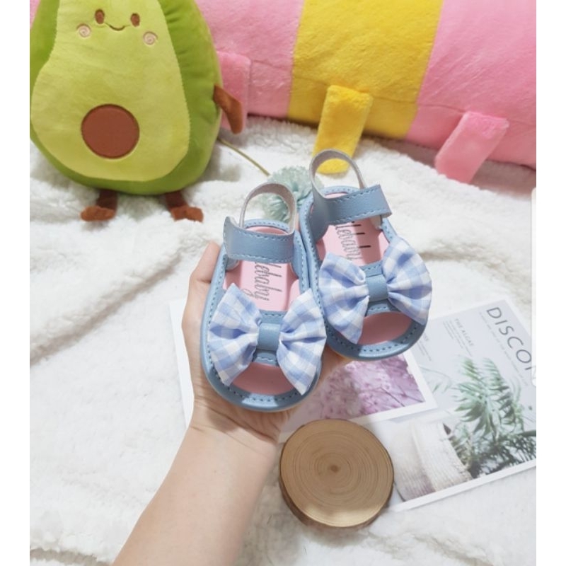 Giày sandal tập đi chống trượt nơ caro cho bé gái