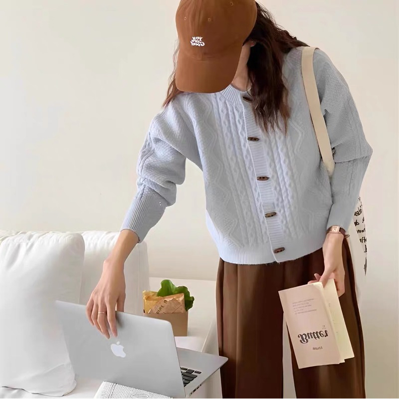 Áo Len Cardigan Vặn Thừng Cúc Gỗ Chất Len Dày Dặn - OSAA DAILY