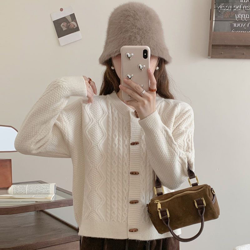 Áo Len Cardigan Vặn Thừng Cúc Gỗ Chất Len Dày Dặn - OSAA DAILY