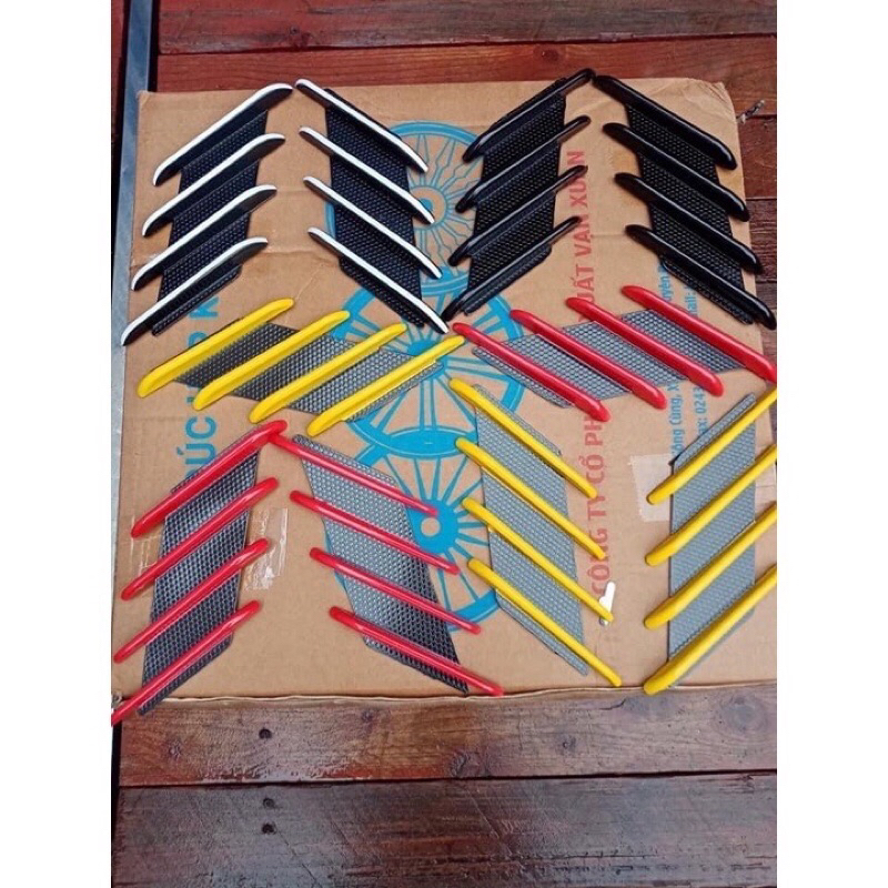 Miếng dán Mèo Cào gắn đầu xe