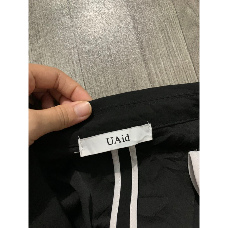 Áo blazer kiểu tay độc lạ xinh xẻ vạt sau