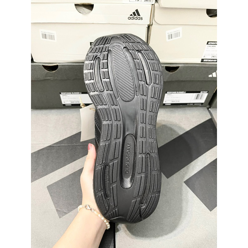 Giày Adidas HP7544 full box, có mail mua hàng hàng có sẵn, bay size nhanh nên các ace chốt nhanh ạ