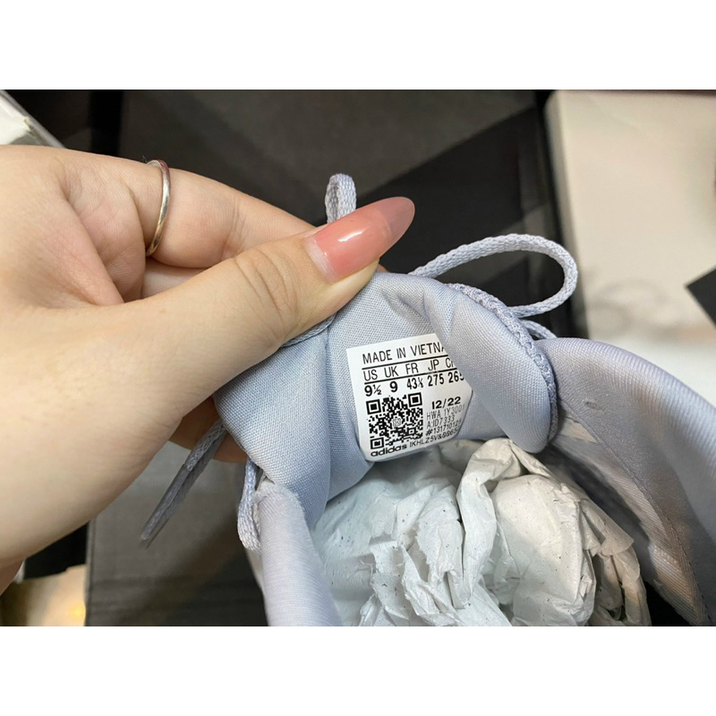 Giày Adidas ID7333 full box, có mail mua hàng, hàng có sẵn, bay size nhanh nên các ace chốt nhanh ạ