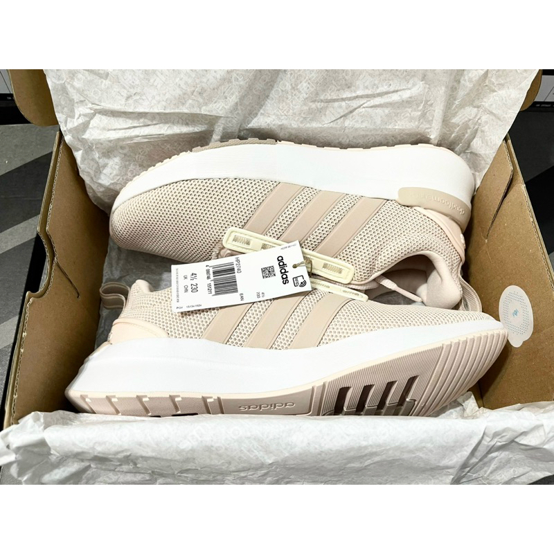 Giày Adidas HP2740 full box, có mail mua hàng. Hàng có sẵn, bay size nhanh nên các ace chốt nhanh ạ