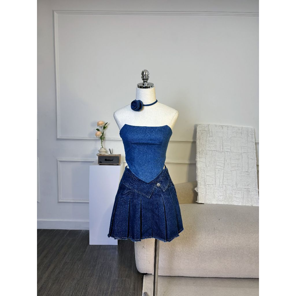 Chân váy jean xếp ly lưng kiểu GLORIOUS Milan Mini Skirt có lót quần dáng xòe nhẹ