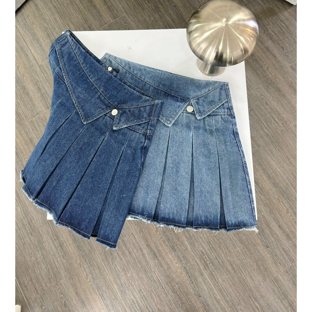 Chân váy jean xếp ly lưng kiểu GLORIOUS Milan Mini Skirt có lót quần dáng xòe nhẹ