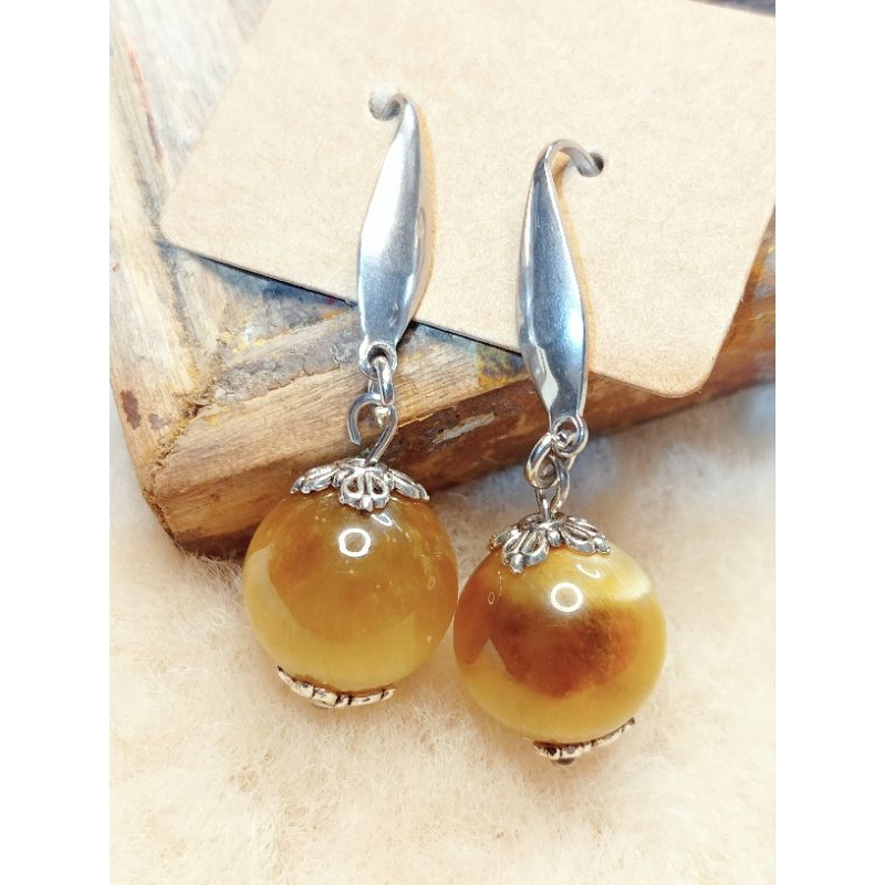 Bông tai đá mắ.t h.ổ thiên nhiên