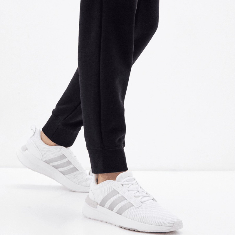 Giày Adidas H00647 full box, có mail mua hàng. Hàng có sẵn, bay size nhanh nên các ace chốt nhanh ạ