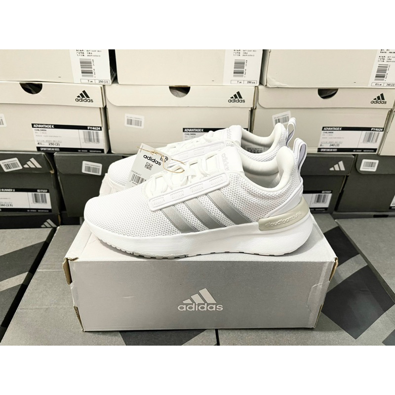 Giày Adidas H00647 full box, có mail mua hàng. Hàng có sẵn, bay size nhanh nên các ace chốt nhanh ạ