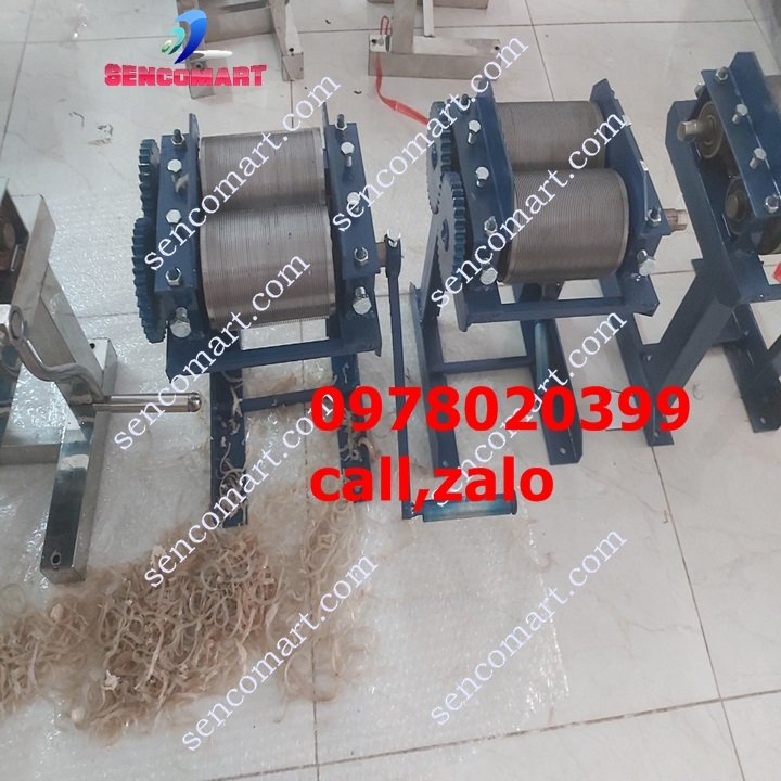 Máy thái da heo bì lơn quay tay khung sắt đa năng