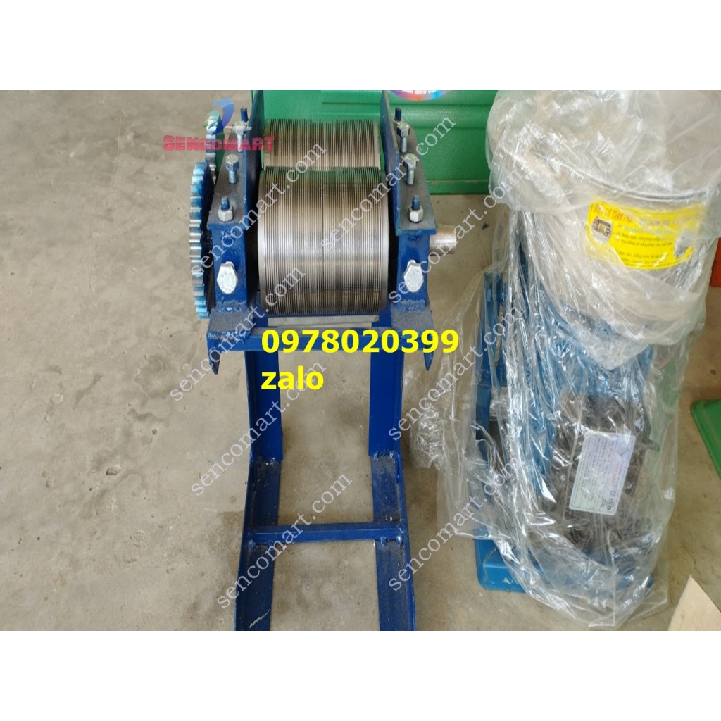 Máy thái da heo bì lơn quay tay khung sắt đa năng