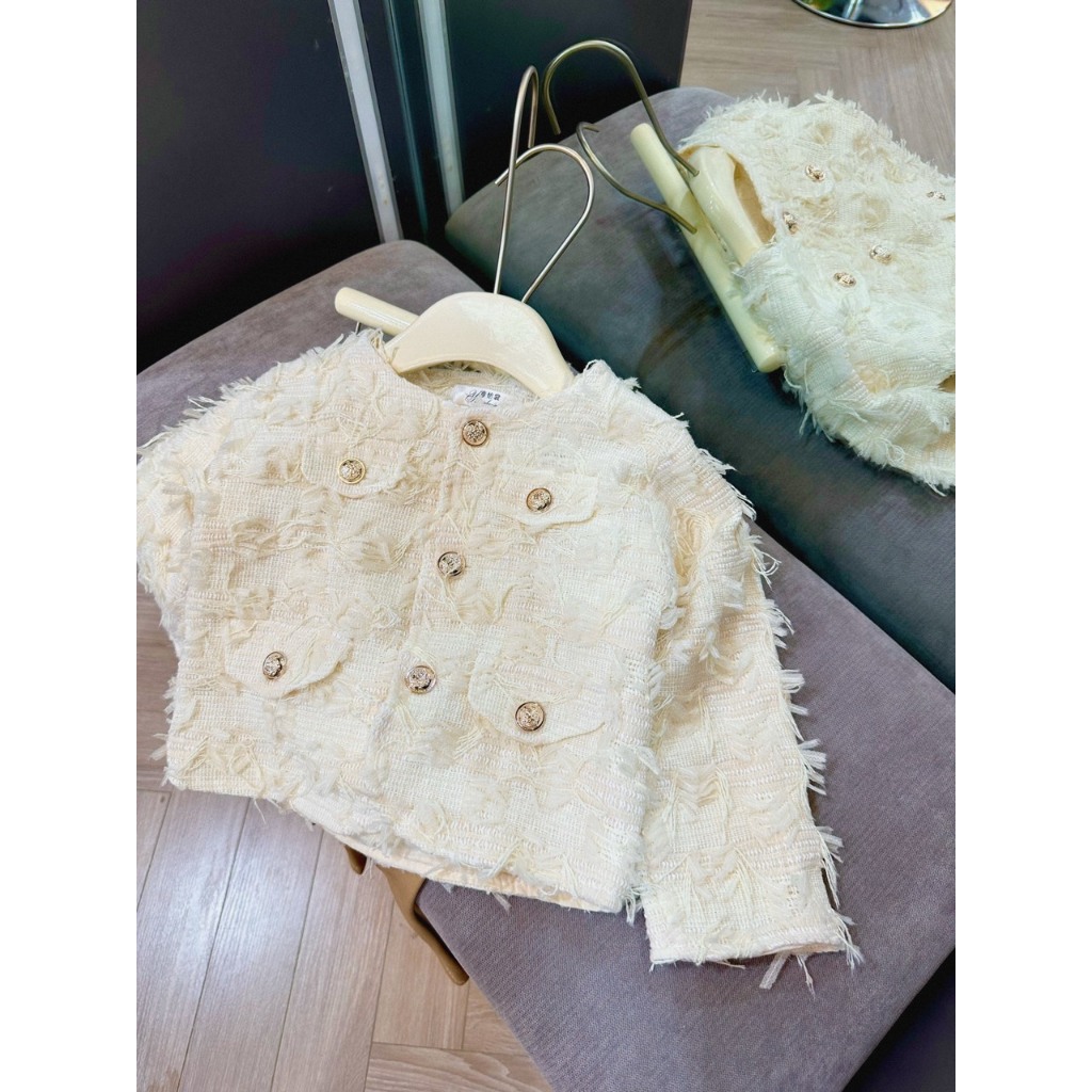 Áo dạ lông màu kem bé gái