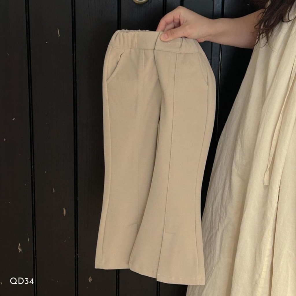 Quần loe xẻ trước bé gái
