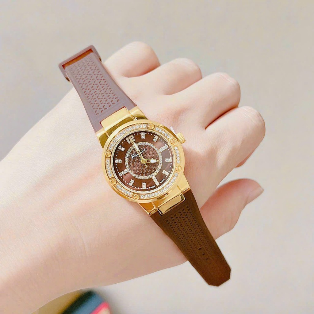 ĐỒNG HỒ NỮ FERAGAMO MẶT TRÒN VIỀN ĐÁ CAO CẤP DÂY SILICON SIÊU MỀM CHỐNG NƯỚC TỐT BẢO Hành 12 tháng.