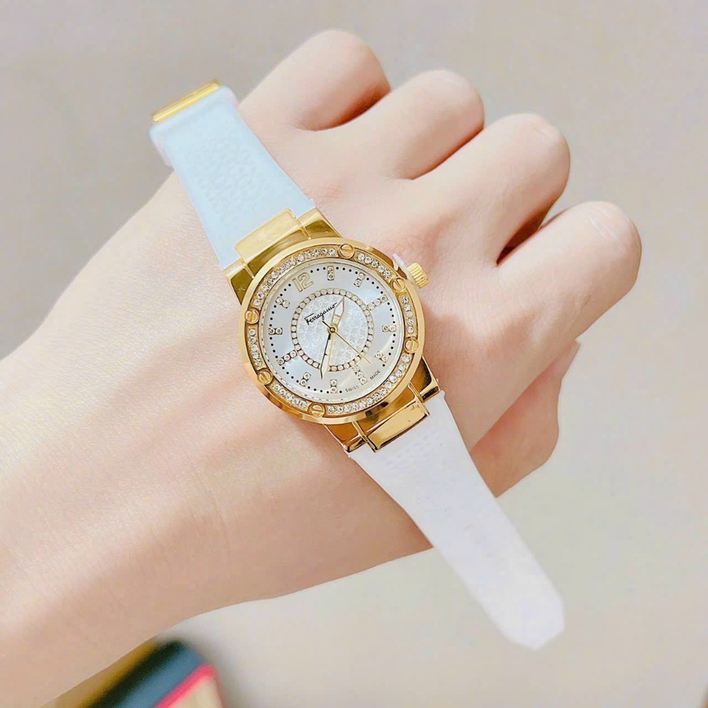 ĐỒNG HỒ NỮ FERAGAMO MẶT TRÒN VIỀN ĐÁ CAO CẤP DÂY SILICON SIÊU MỀM CHỐNG NƯỚC TỐT BẢO Hành 12 tháng.