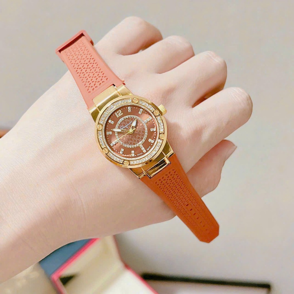 ĐỒNG HỒ NỮ FERAGAMO MẶT TRÒN VIỀN ĐÁ CAO CẤP DÂY SILICON SIÊU MỀM CHỐNG NƯỚC TỐT BẢO Hành 12 tháng.