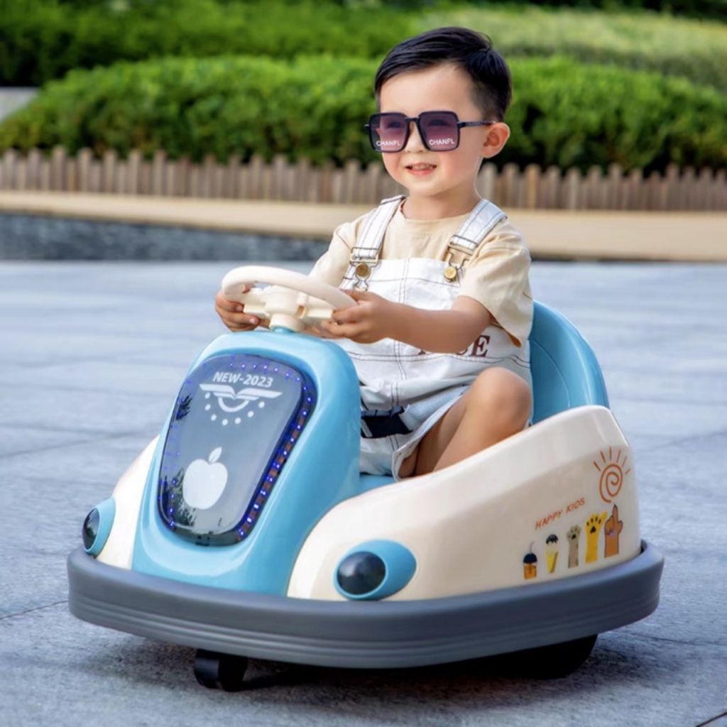 Xe điện trẻ em cân bằng xoay 360 độ cho bé