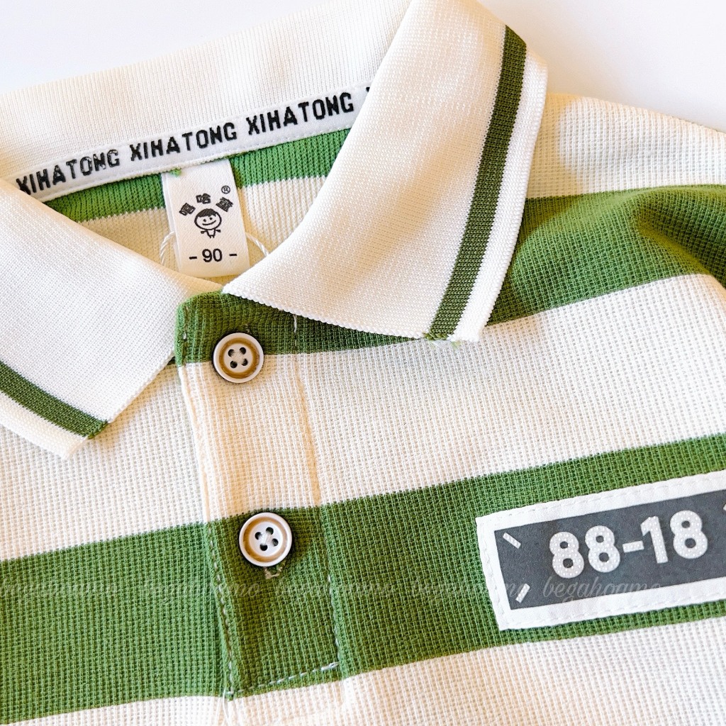 Bộ áo cotton kẻ xanh kèm quần kaki