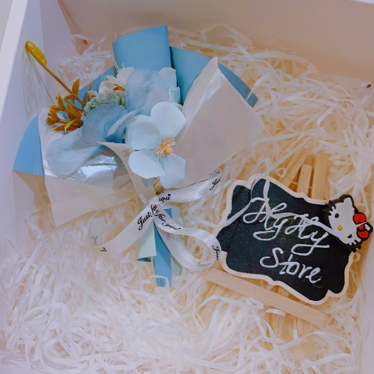 Bó hoa lụa mini xinh xắn phù hợp trang trí hộp quà ngày lễ Hy Hy Store