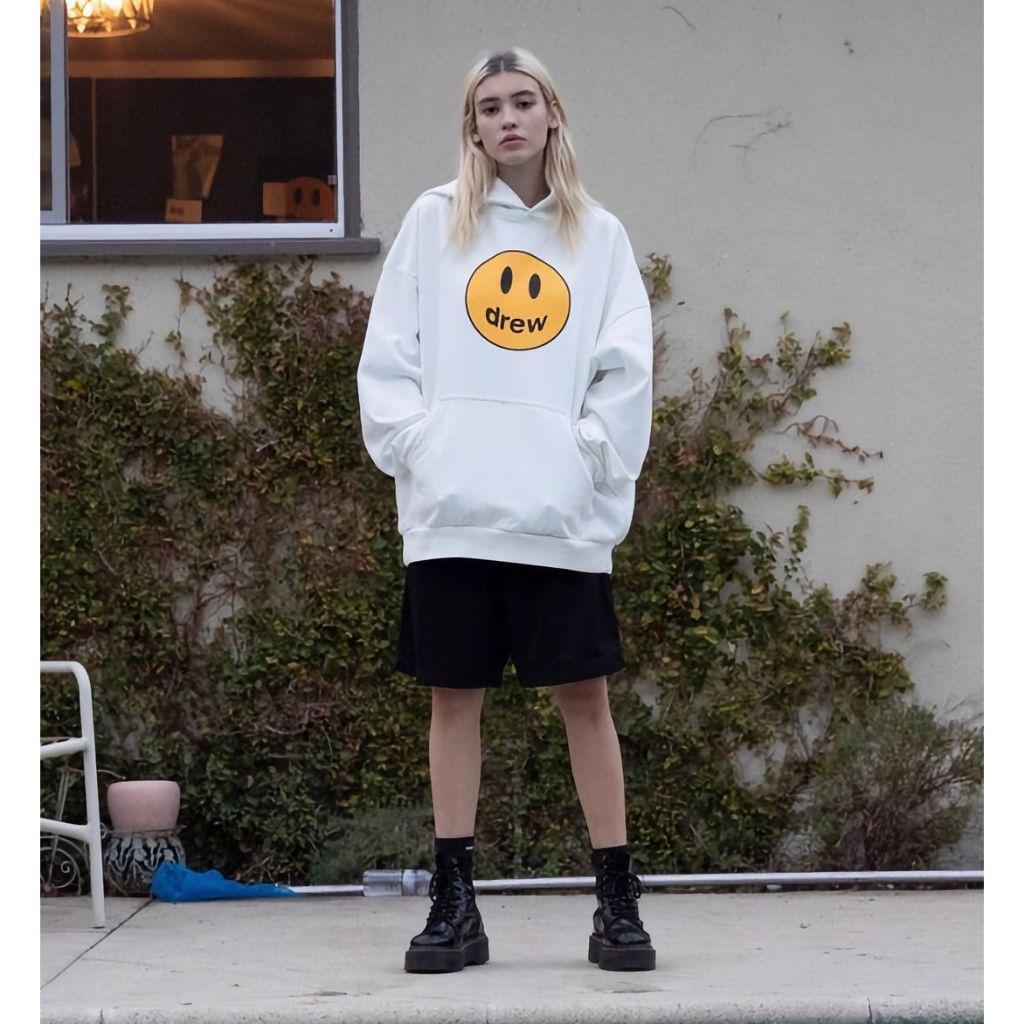 Hoodie Dre\/\/ . Unisex dành cho cả nam và nữ. Chất nỉ da cá dày dặn .Full túi tags. Xịn 100%. Mẫu mới nhất.