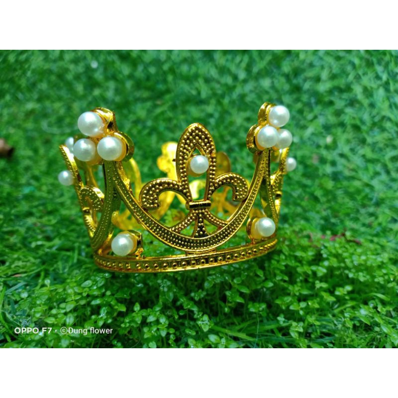 Chữ LOVE KIM TUYẾN_ Vương miện