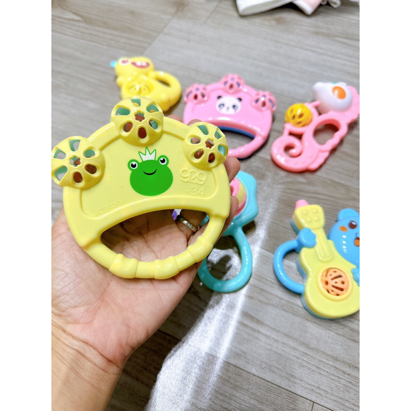 Đồ Chơi Lục Lạc Phát Tiếng Kêu Đáng Yêu An Toàn Cho Bé