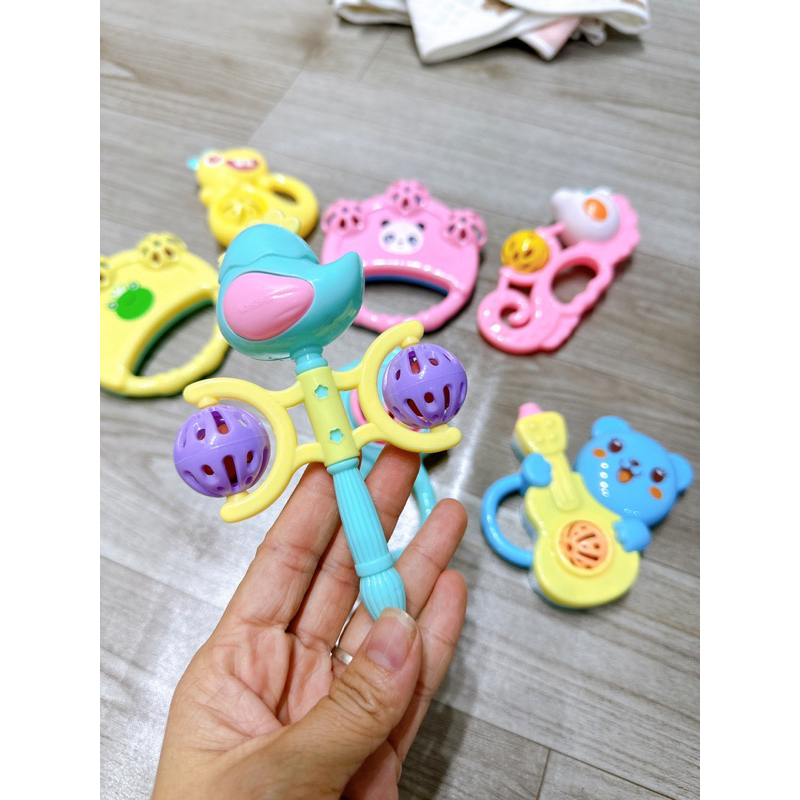Đồ Chơi Lục Lạc Phát Tiếng Kêu Đáng Yêu An Toàn Cho Bé