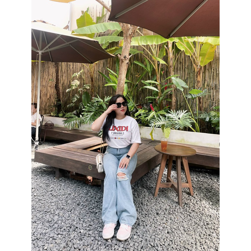 Quần Suông Dài Jeans Phối Túi Thêu, Lưng Cao, Xanh Nhạt Rêu 1160 Không Giãn