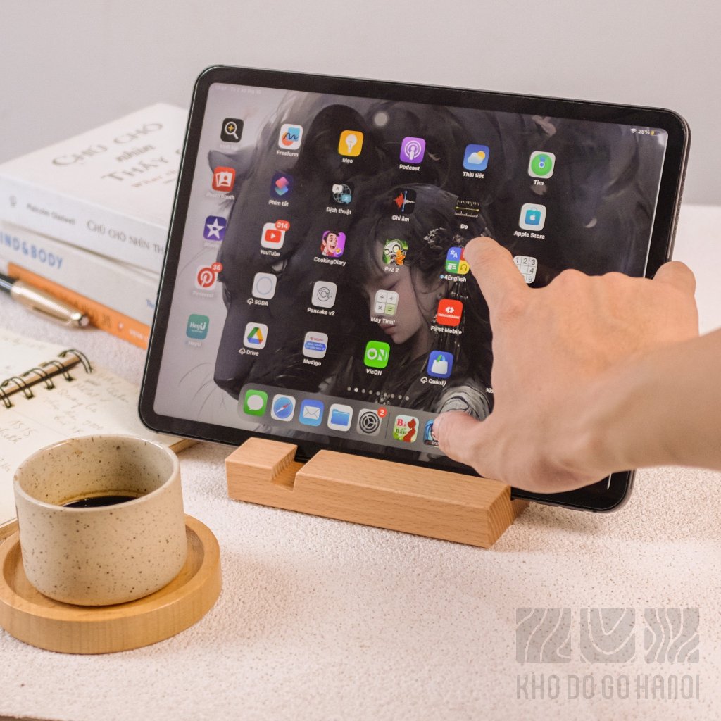 Giá đỡ điện thoại, iPad, iPhone, máy tính bảng tablet chất liệu gỗ tự nhiên  - khodogohanoi