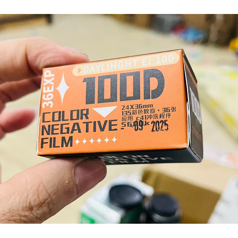 Phim Kodak Vision 100D 36exp ĐÃ TẨY THAN TRÁNG C41 date 09/2025 film 35mm