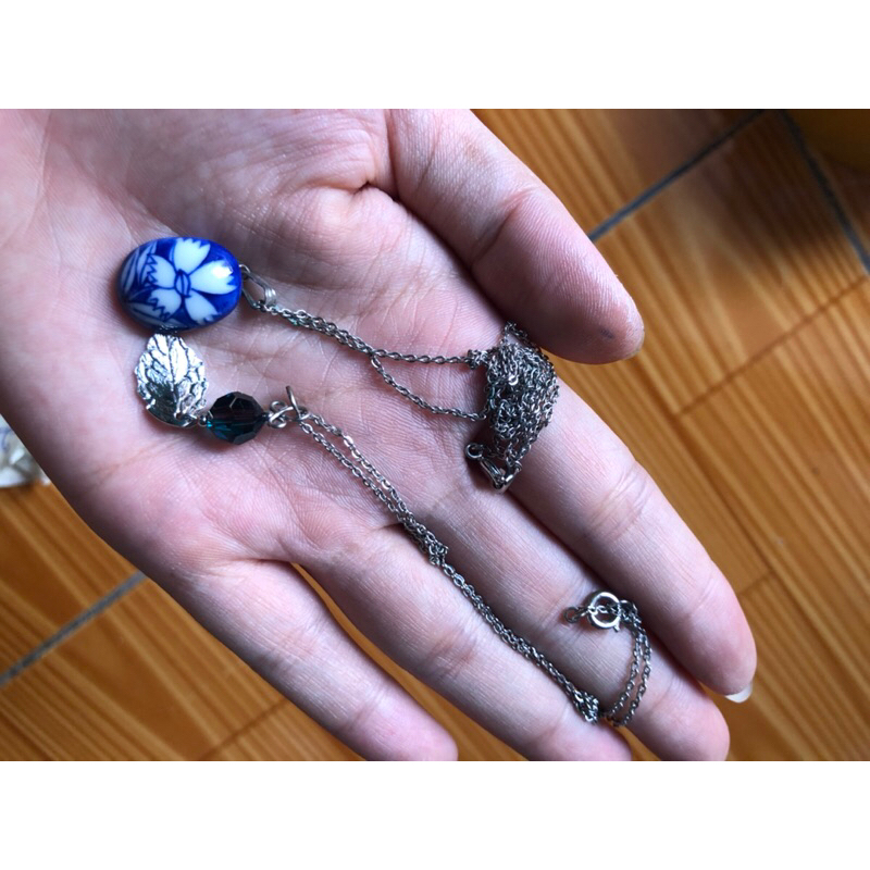 Bộ: Mặt đã chuyền, da chuyền mảnh, bông tai..