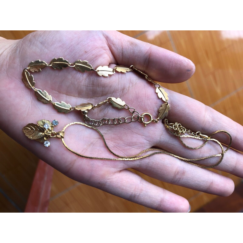 Bộ: Mặt đã chuyền, da chuyền mảnh, bông tai..
