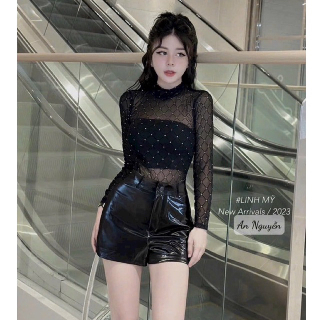 Áo thun lưới trám cổ leo, thân dài sơ vin cắm thùng có lót trong