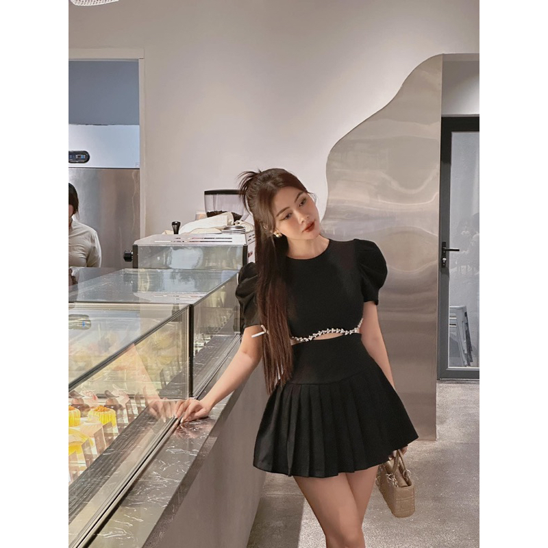 Đầm xoè tay phồng viền đá eo