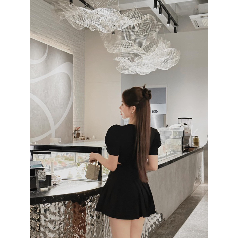 Đầm xoè tay phồng viền đá eo