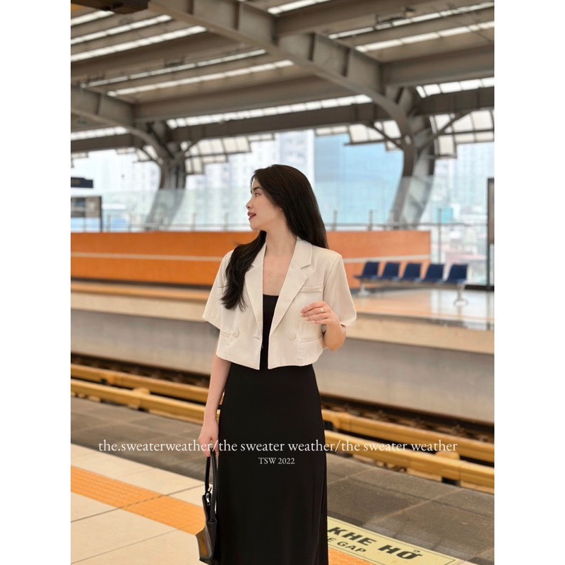 Áo blazer kiểu dáng croptop tay lỡ