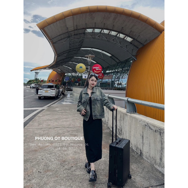 Áo khoác jeans nữ thêu chữ sau