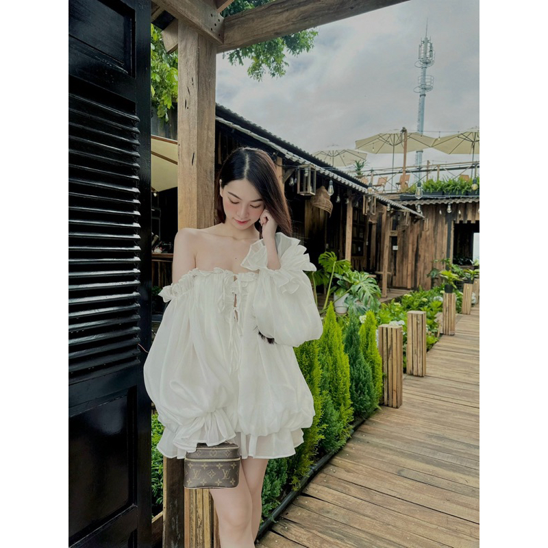 Rojes Top áo freesize tay dài trễ vai tiểu thư. Ảnh thật shop chụp