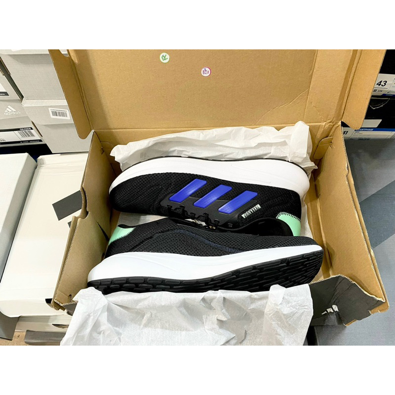 Giày Adidas IIf7810 full box, có mail mua hàng. Hàng có sẵn, bay size nhanh nên các ace chốt nhanh ạ