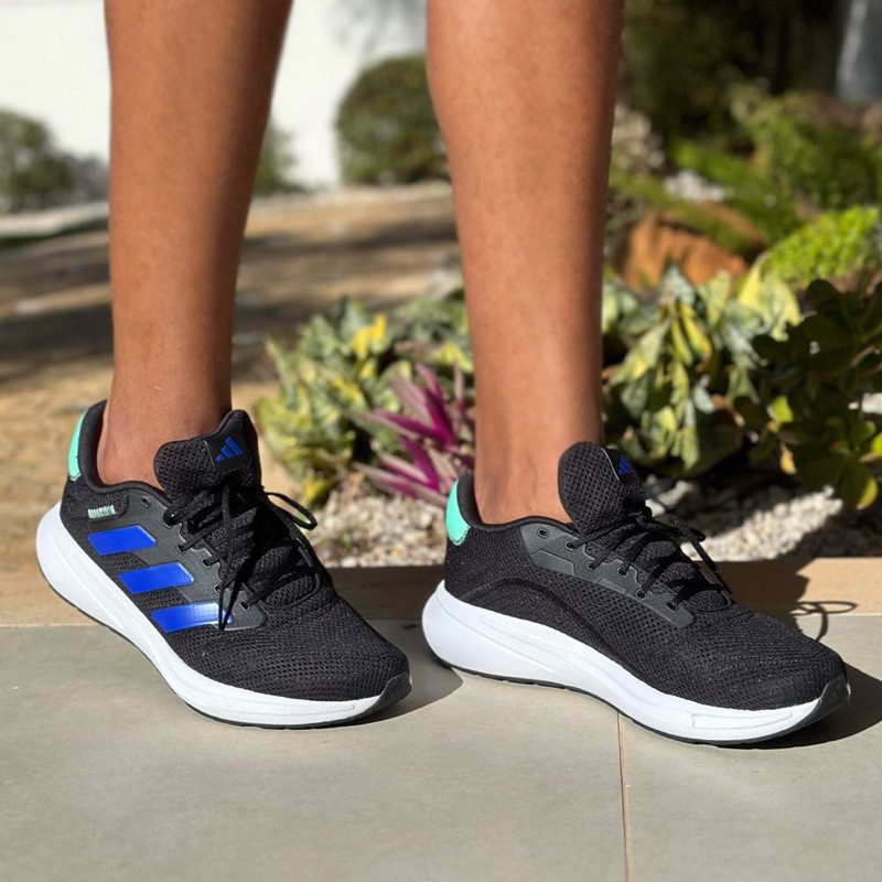 Giày Adidas IIf7810 full box, có mail mua hàng. Hàng có sẵn, bay size nhanh nên các ace chốt nhanh ạ