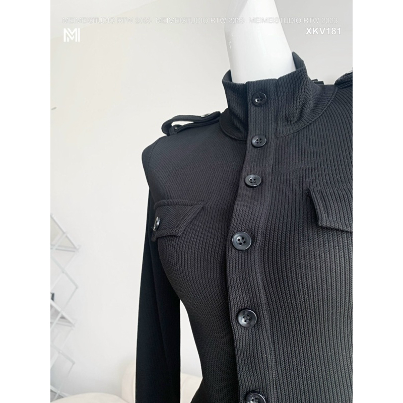 Váy body cổ trụ